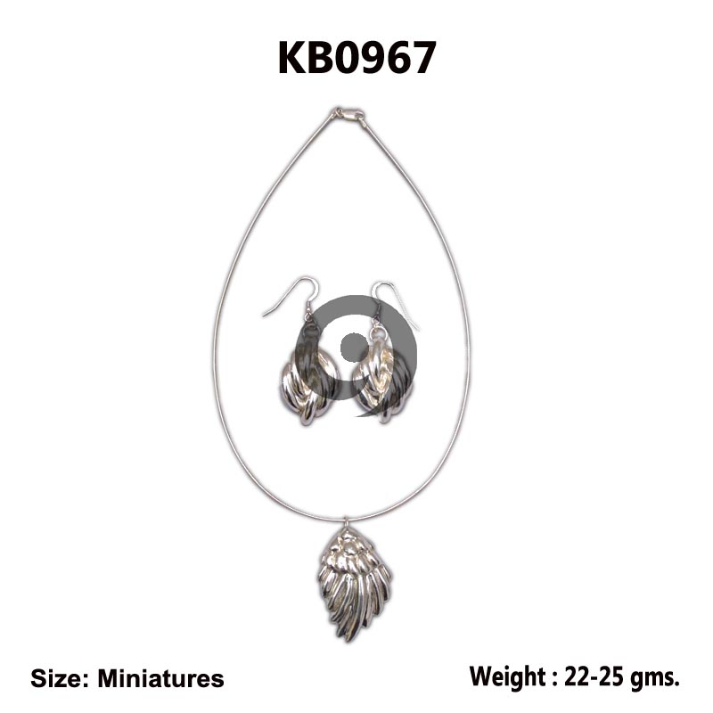 NECKLECE